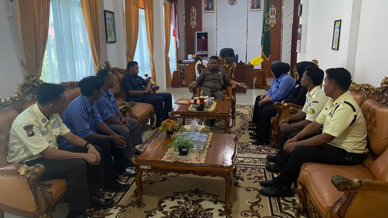 Pembinaan dan Sosialiasasi Zona Integritas Oleh Ketua Pengadilan Negeri Putussibau ke Pegawai Outsourcing/ Tenaga Alih Daya