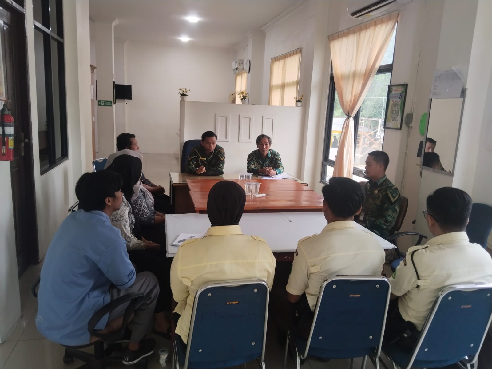 Monitoring dan Evaluasi Tenaga Outsourcing di Pengadilan Negeri Putussibau